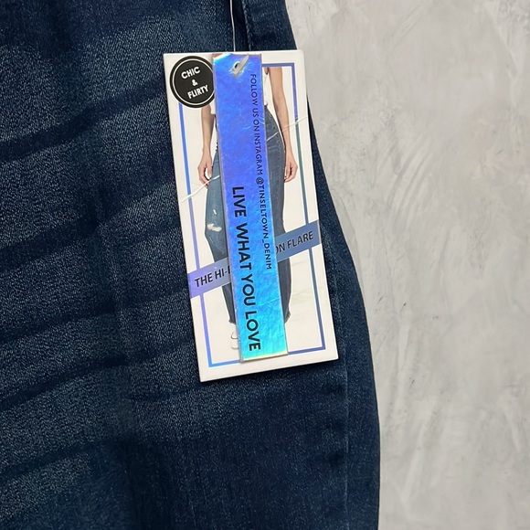 NWT Tinseltown Women Hi-Rise Pull on Flare Jeans Size 18W - Picture 4 of 11